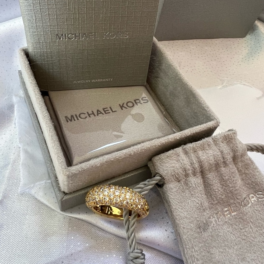 Gorgeous Michael Kors Gold Pavé size 8